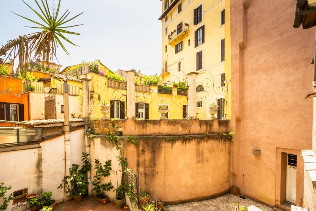 The Magic Hole Apartment Rome Exterior photo