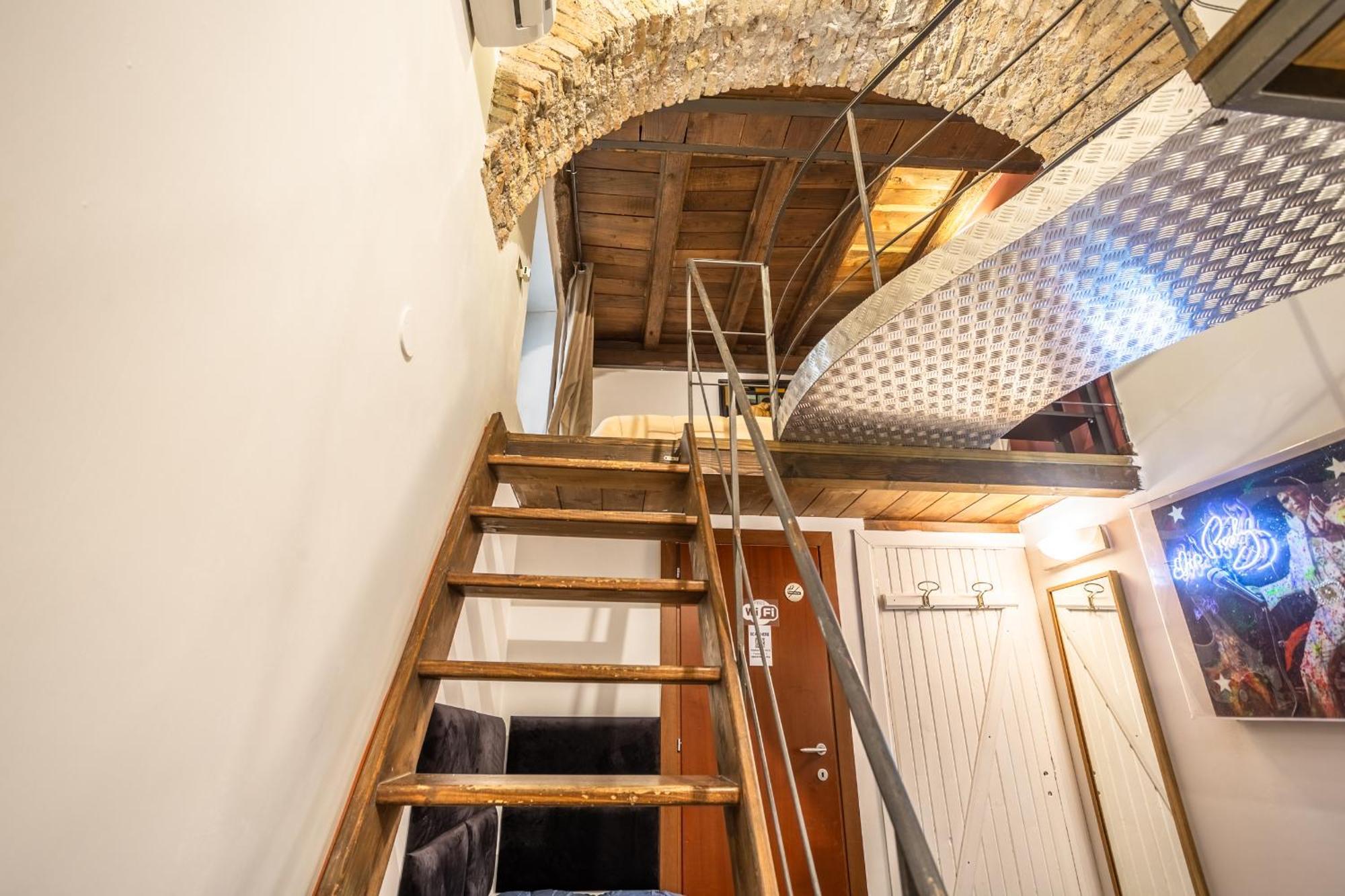 The Magic Hole Apartment Rome Exterior photo